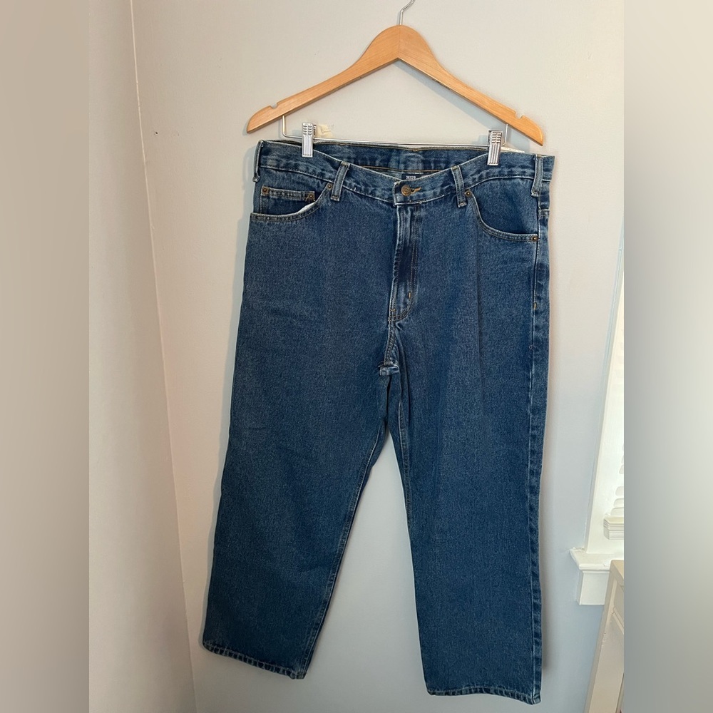 Relaxed Fit Blue Jeans with‎ Classic Style